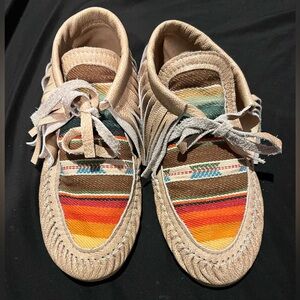 Durango Stripe Moccasins size 9